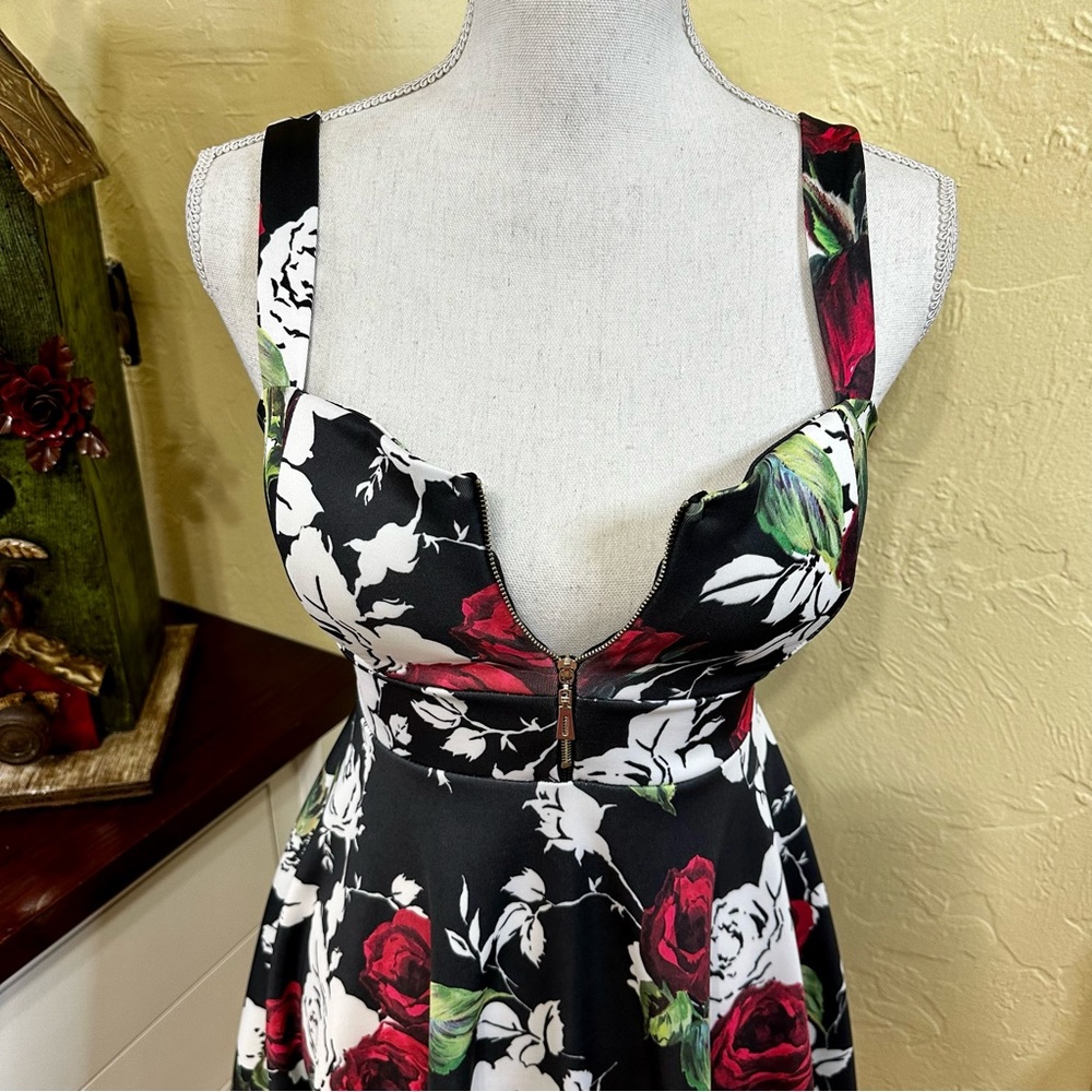 NWT! Rose print red black and white dress - Picture 4 of 5